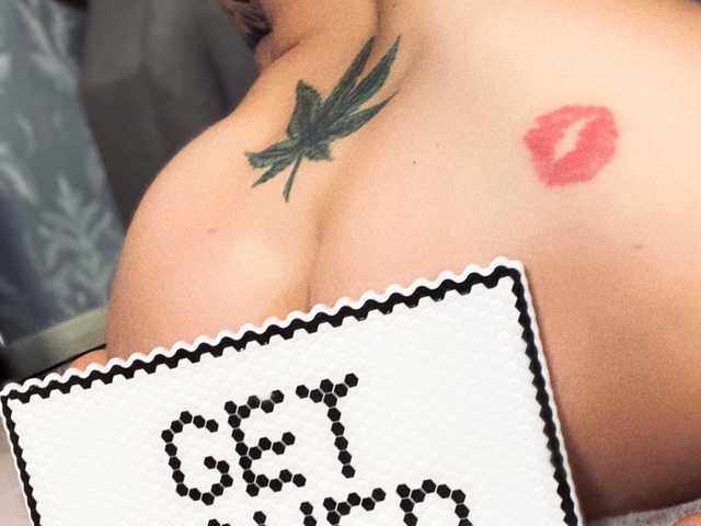 प्रोफ़ाइल की तस्वीर CallMeBadGirl