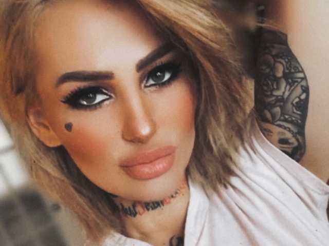 प्रोफ़ाइल की तस्वीर CallMeBadGirl