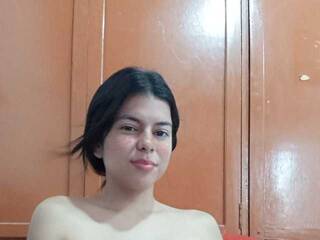 कामुक वीडियो चैट camila18a