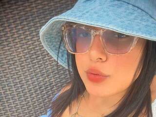 कामुक वीडियो चैट CamilaNaughty