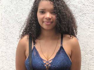 कामुक वीडियो चैट CamillWilliam