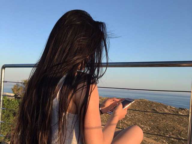 प्रोफ़ाइल की तस्वीर CarlaWhite