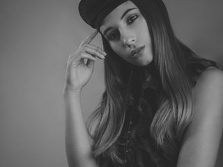 प्रोफ़ाइल की तस्वीर carolinamira