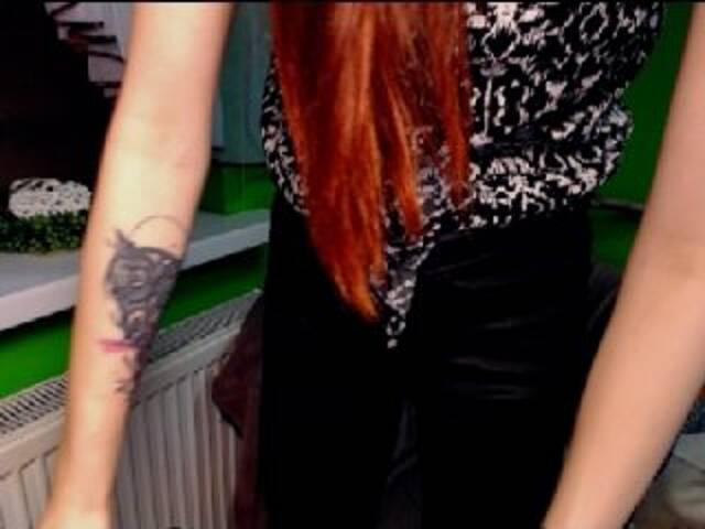 प्रसारण स्क्रीनशॉट CarolineKiss