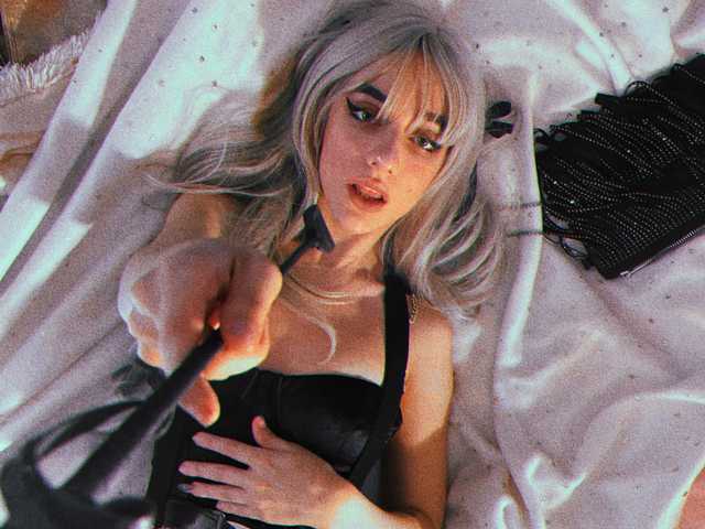 प्रोफ़ाइल की तस्वीर EeveeCass