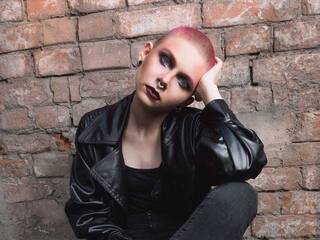 कामुक वीडियो चैट chainmailgirl