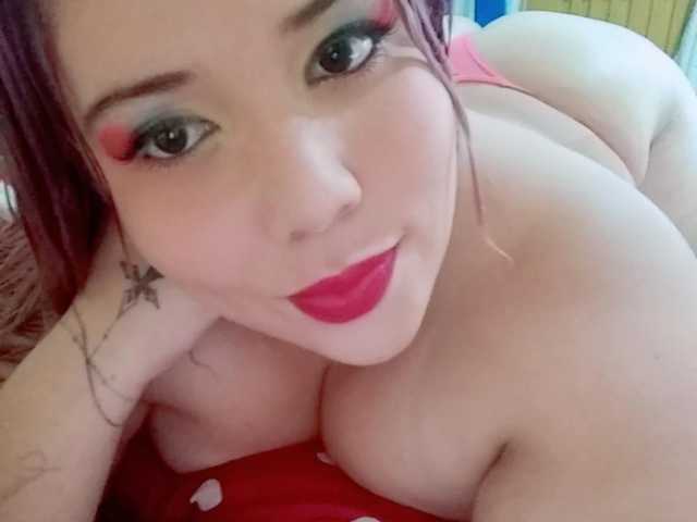 प्रोफ़ाइल की तस्वीर CharloteAdams