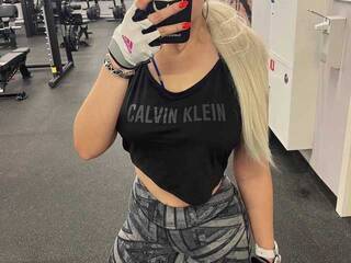 कामुक वीडियो चैट CharlottaShy