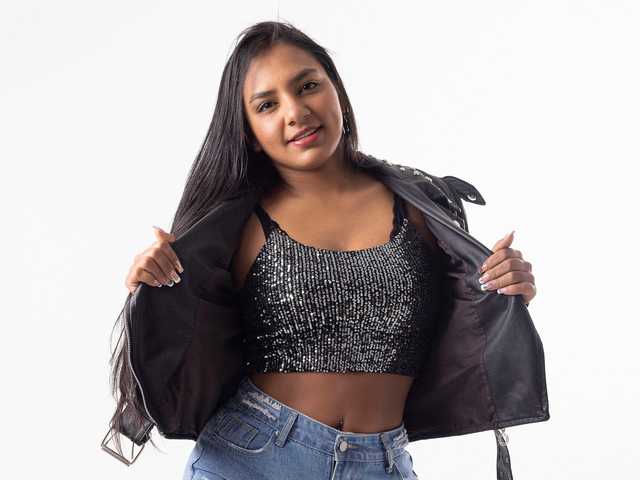 प्रोफ़ाइल की तस्वीर CharlotteBlak