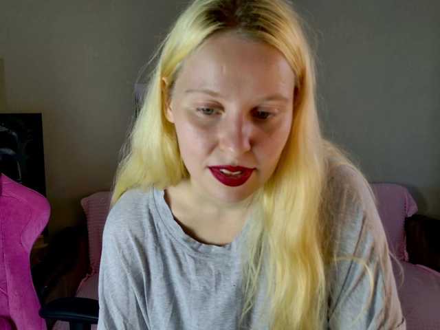 प्रसारण स्क्रीनशॉट charming-blonde