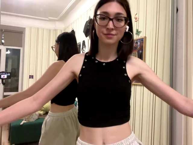 प्रसारण स्क्रीनशॉट CherlynLinehan