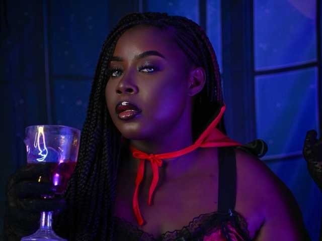 प्रोफ़ाइल की तस्वीर Chloe-