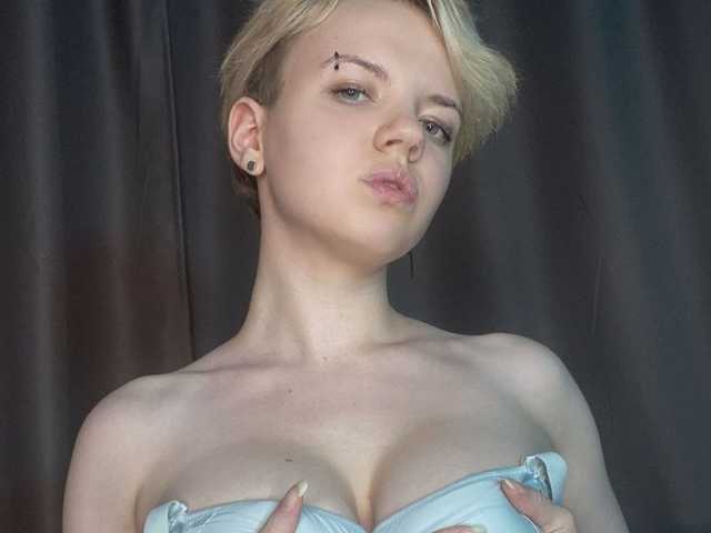 प्रोफ़ाइल की तस्वीर ChloeBukery