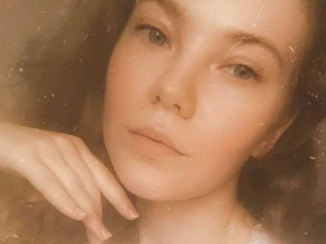 प्रोफ़ाइल की तस्वीर ChloeFluff