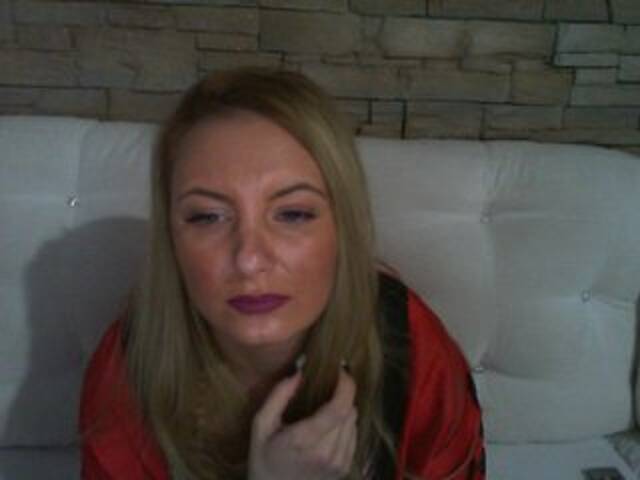 प्रसारण स्क्रीनशॉट ChristinaHotX