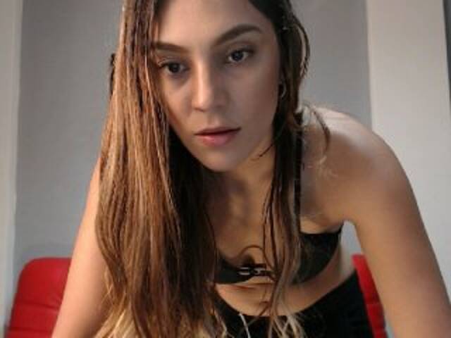 प्रसारण स्क्रीनशॉट ChristyRay1