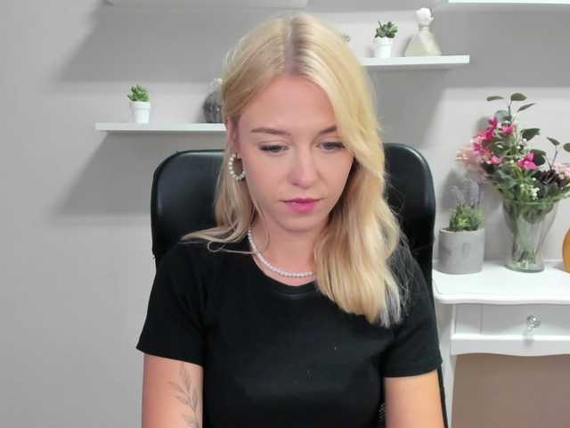 तस्वीरें CindyGlam #blonde #joi #cuckold #femdom #sph