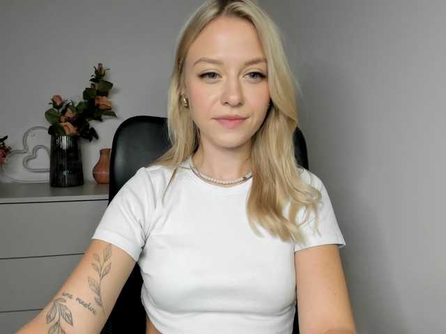 तस्वीरें CindyGlam #blonde #joi #cuckold #femdom #sph