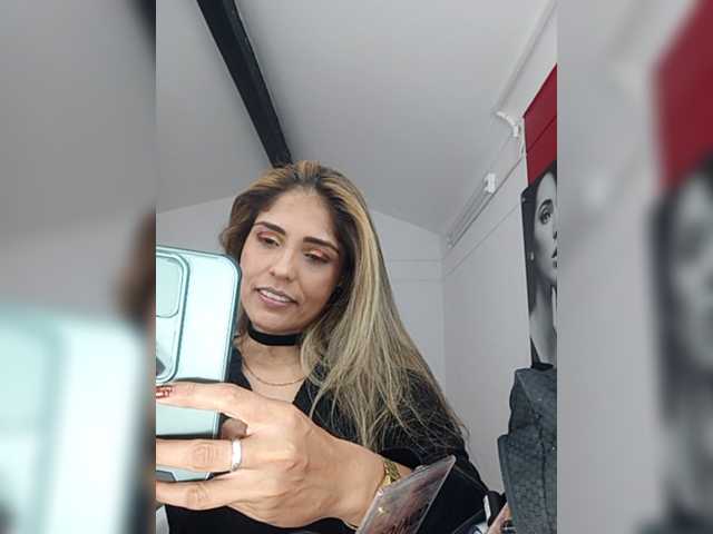 प्रसारण स्क्रीनशॉट CloeFerreli