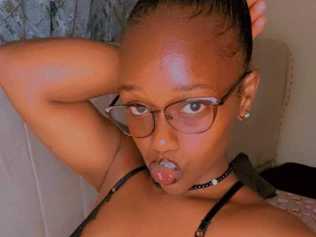 प्रोफ़ाइल की तस्वीर coco-laurah