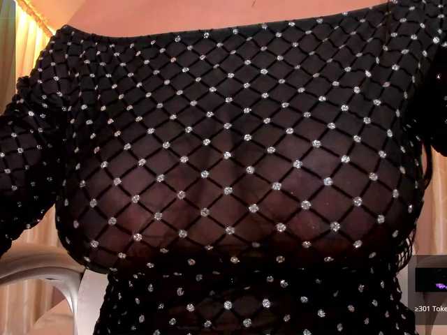 तस्वीरें ConnieAddams1 My booty will bounce to the beat of your tips ♥ IG: @​connieadams_c ♥ Goal: Blowjob + Fingering @remain Tkns left ♥