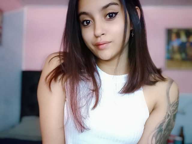 प्रोफ़ाइल की तस्वीर CoralineJonez