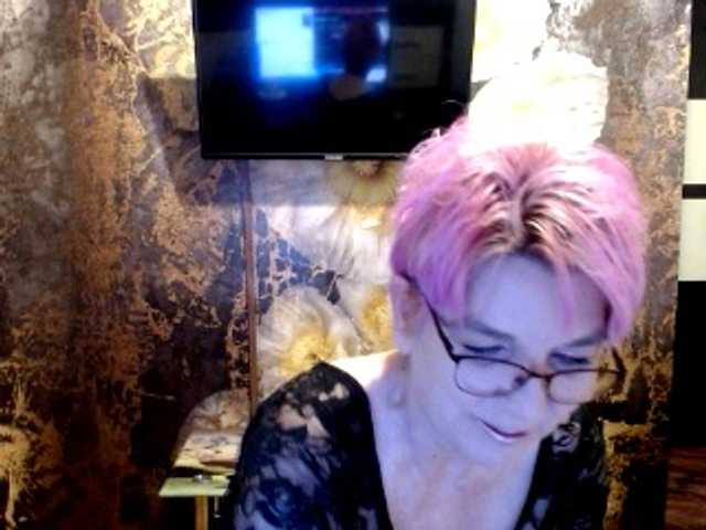 प्रसारण स्क्रीनशॉट cornycamelia