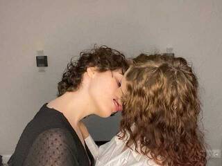 कामुक वीडियो चैट couplesilkk