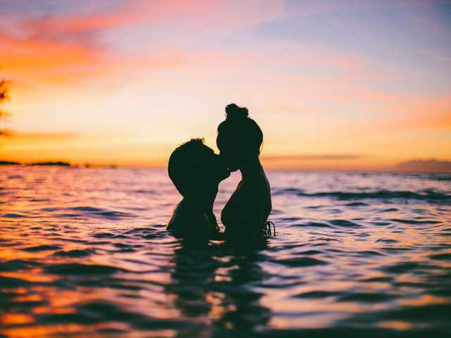 प्रोफ़ाइल की तस्वीर COZY7COUPLE