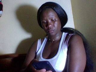 कामुक वीडियो चैट Creamier25