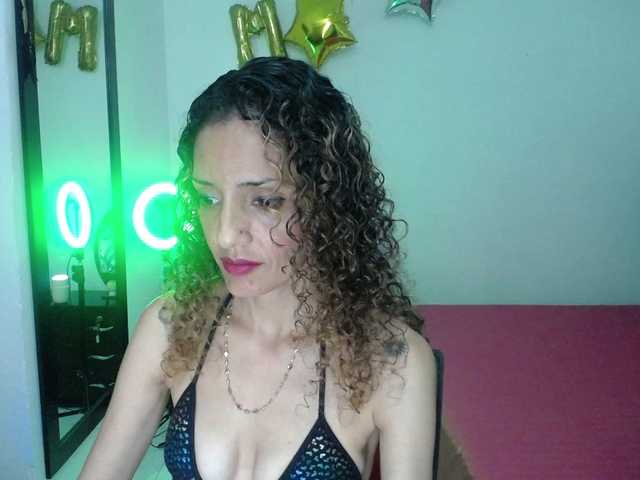 तस्वीरें cristalhill Hello hot day, I want you to wet me for you ♥. !! @ goald #smil #mature #naked #squirt