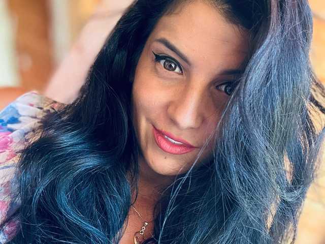 प्रोफ़ाइल की तस्वीर curvyana