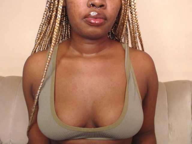 प्रसारण स्क्रीनशॉट Curvyblaire18