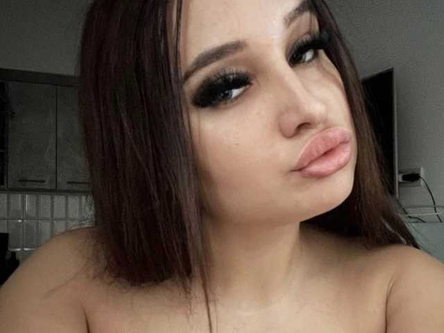 प्रोफ़ाइल की तस्वीर curvybomb