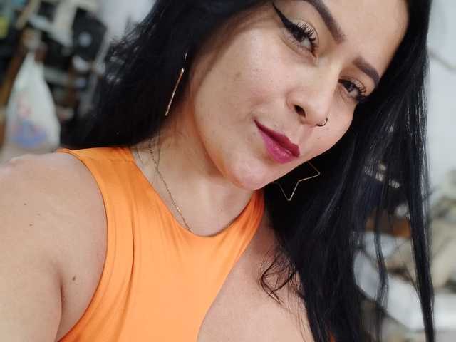 प्रोफ़ाइल की तस्वीर CurvyEvaExotic