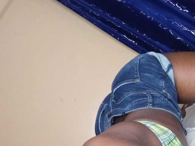 प्रोफ़ाइल की तस्वीर Curvyjoan