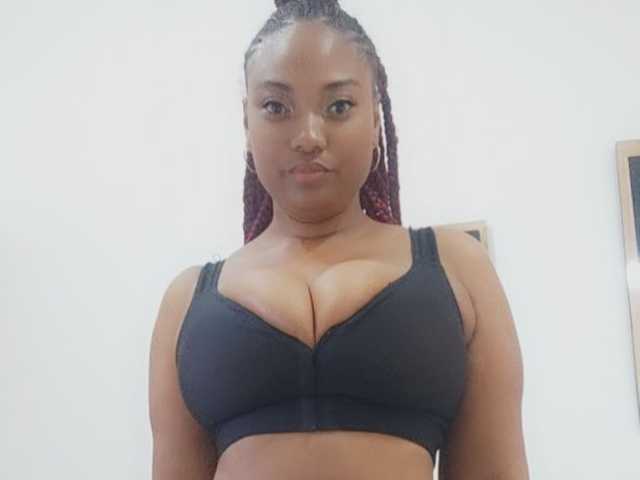 प्रोफ़ाइल की तस्वीर curvymommyy