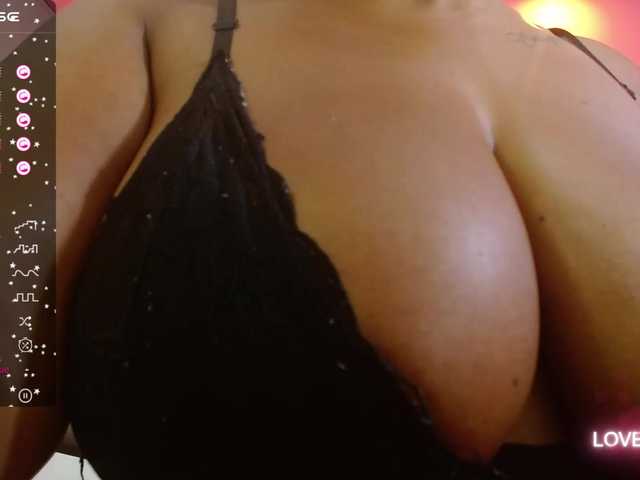 प्रसारण स्क्रीनशॉट curvymommyy