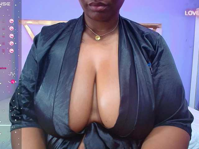 प्रसारण स्क्रीनशॉट curvymommyy