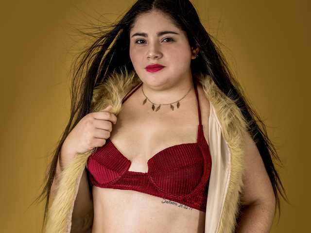 प्रोफ़ाइल की तस्वीर CurvyPrincess