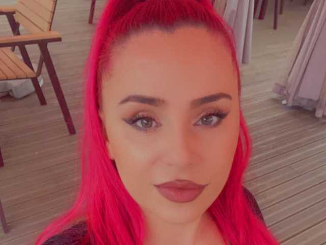 प्रोफ़ाइल की तस्वीर CurvySophya