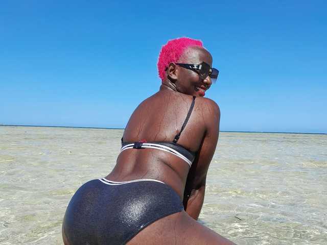 प्रोफ़ाइल की तस्वीर Cuteblackchic