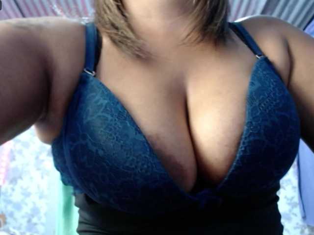 तस्वीरें Dahian-Diamod hey♥ come to play♥ hru? #milf #ebony #mommy #latina #mature♥♥♥