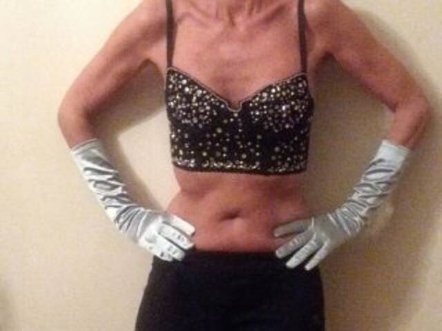 प्रोफ़ाइल की तस्वीर danihothothot