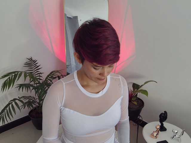 प्रसारण स्क्रीनशॉट DannaCartier