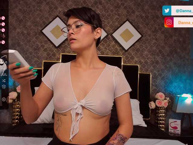 तस्वीरें DannaCartier I'm Danna✨ All requests are full in private(discussed in pm) ❤put love!REMEMBER FOLLOW ME IN IGTW: danna_carter_ #dom #smalltits #schoolgirl #shorthair #teasing remain @remain of @total (PAINTBODY SHOW AT @total) TY FOR YOUR @sofar Tks
