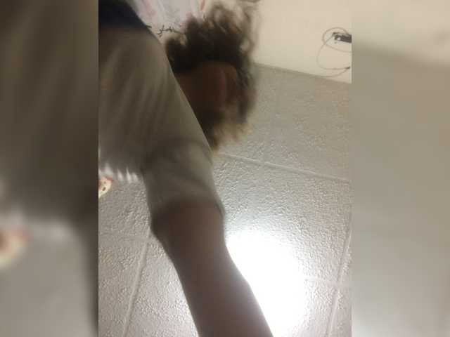 प्रसारण स्क्रीनशॉट DannaVaez