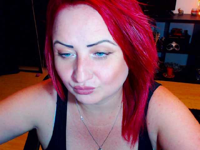 प्रसारण स्क्रीनशॉट KinkyDomina