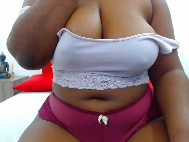 तस्वीरें DarnellQueen Run your tongue through my body make your way down to my #pussy and endulge yourself with my body @goal #squirt #ride #dildo / #bbw #latina #lush #hitachi #bigass #bigboobs #ebony