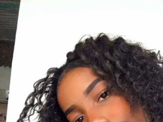 कामुक वीडियो चैट sharomluu